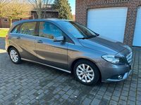 Gebraucht Mercedes B180 122 PS (89 kW) 2013 Grau Van / Kleinbus