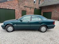 gebraucht Mercedes C180 ELEGANCE Elegance / Nahezu Neuzustand