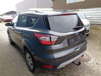 Gebraucht Ford Kuga Titanium 150 PS (110 kW) 2017 Grau SUV