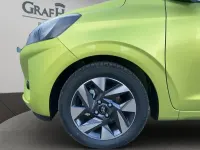 Gebraucht Hyundai i10 Trend 63 PS (46 kW) 2026 Lucid lime / met Kleinwagen