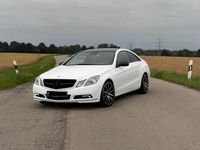 Używany Mercedes E350 292 KM (214 kW) 2010 Biały Coupe