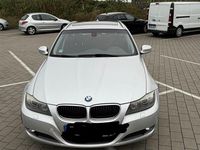 Gebraucht BMW 318 143 PS (105 kW) 2011 Silber Kombi
