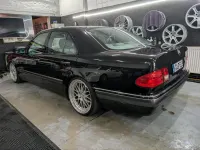 Gebraucht Mercedes E280 Elegance 204 PS (150 kW) 1999 Schwarz Limousine