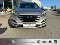 Gebraucht Hyundai Tucson Intro Edition 177 PS (130 kW) 2016 White sand SUV