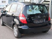 Gebraucht Mercedes A180 109 PS (80 kW) 2012 Schwarz Kleinwagen