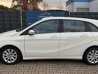 Gebraucht Mercedes B180 122 PS (89 kW) 2016 Weiß Van / Kleinbus