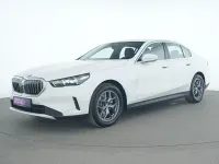 Gebraucht BMW 520 Sport Line 190 PS (139 kW) 2025 Alpinweiss Limousine