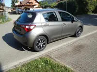 Gebraucht Toyota Yaris Team 111 PS (81 kW) 2018 Grau Limousine