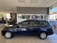 Gebraucht VW Passat Trendline 122 PS (89 kW) 2011 Blau Kombi