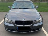 Gebraucht BMW 320 163 PS (119 kW) 2007 Grau Limousine