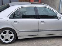 Gebraucht Mercedes E200 163 PS (119 kW) 2000 Silber Limousine