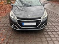 Gebraucht Peugeot 208 Allure 110 PS (80 kW) 2015 Grau Kleinwagen