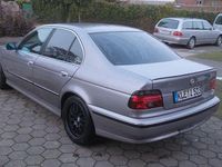 Gebraucht BMW 523 170 PS (125 kW) 1999 Silber Limousine