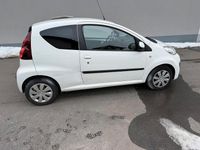 Gebraucht Peugeot 107 68 PS (50 kW) 2012 Weiß Kleinwagen