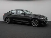 Gebraucht BMW 330 Sport Line 286 PS (210 kW) 2022 Saphirschwarz metallic475schwarz Limousine