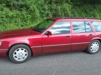 Gebraucht Mercedes E220 150 PS (110 kW) 1993 Rot Kombi