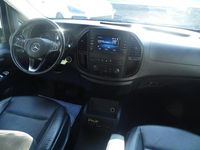 Second-hand Mercedes Vito 190 CP (139 kW) 2019 Albastru Van