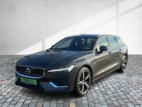 Gebraucht Volvo V60 Ultimate 456 PS (335 kW) 2022 Platinum grey metallic (metallic) Kombi