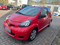 Gebraucht Toyota Aygo 68 PS (50 kW) 2010 Rot Kleinwagen