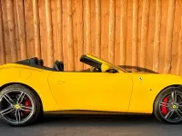Second-hand Ferrari Roma 620 CP (456 kW) 2024 Galben Cabrio