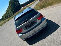 Gebraucht BMW 330 245 PS (180 kW) 2009 Blau Kombi