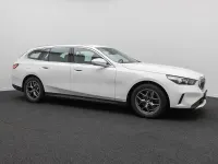 Gebraucht BMW 520 Sport Line 197 PS (144 kW) 2024 Alpinweiã uni300 Kombi
