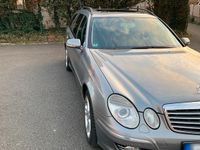 Usado Mercedes E220 170 CV (125 kW) 2007 Gris Familiar