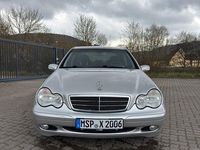 Gebraucht Mercedes C220 Classic 143 PS (105 kW) 2003 Silber Limousine