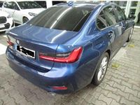 Gebraucht BMW 330 Advantage 265 PS (194 kW) 2020 Blau Limousine