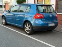 Gebraucht VW Golf V 74 PS (54 kW) 2005 Blau Kleinwagen