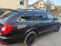 Usado Skoda Superb Exclusive 143 HP (105 kW) 2013 Preto Carrinha