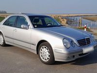 Second-hand Mercedes E200 163 CP (119 kW) 2000 Argintiu Berlinǎ