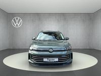 Neu VW Tiguan Elegance 150 PS (110 kW) 2026 Cipressinogrün metallic SUV