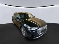 Gebraucht Audi e-tron S-Line 230 kW (313 PS) 2022 Mythosschwarz metallic SUV