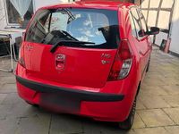 Gebraucht Hyundai i10 75 PS (55 kW) 2010 Rot Kleinwagen