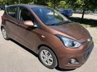 Gebraucht Hyundai i10 87 PS (63 kW) 2016 Braun Kleinwagen