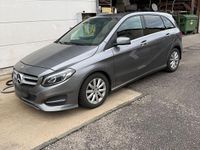 Gebraucht Mercedes B180 Edition 122 PS (89 kW) 2015 Grau Kleinwagen
