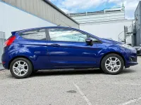 Gebraucht Ford Fiesta SYNC Edition 101 PS (74 kW) 2014 Blau Kleinwagen