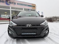 Gebraucht Hyundai i20 Select 84 PS (61 kW) 2018 Schwarz Limousine