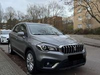 Usado Suzuki SX4 Comfort 140 HP (102 kW) 2017 Cinzento Sedan