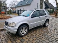 Gebraucht Mercedes ML320 218 PS (160 kW) 1998 Silber SUV