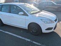Gebraucht Ford Focus 101 PS (74 kW) 2009 Weiß Kombi