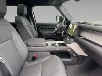 Gebraucht Land Rover Defender 252 PS (185 kW) 2026 Schwarz SUV