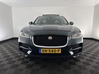 Gebraucht Jaguar F-Pace Portfolio 179 PS (131 kW) 2019 Grün SUV