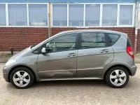 Używany Mercedes A180 109 KM (80 kW) 2009 Srebrny Minivan