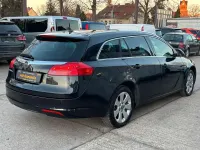 Używany Opel Insignia Active 160 KM (117 kW) 2013 Czarny Sedan/Limuzyna