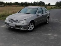 Gebraucht Mercedes C180 143 PS (105 kW) 2004 Gold Limousine