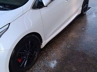 Usado Kia Ceed GT-Track 204 HP (150 kW) 2014 Branco Citadino