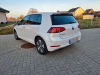Gebraucht VW Golf 100 kW (136 PS) 2019 Weiß Limousine
