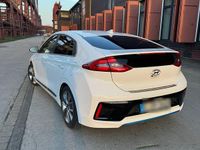 Gebraucht Hyundai Ioniq 141 PS (103 kW) 2016 Weiß Kleinwagen